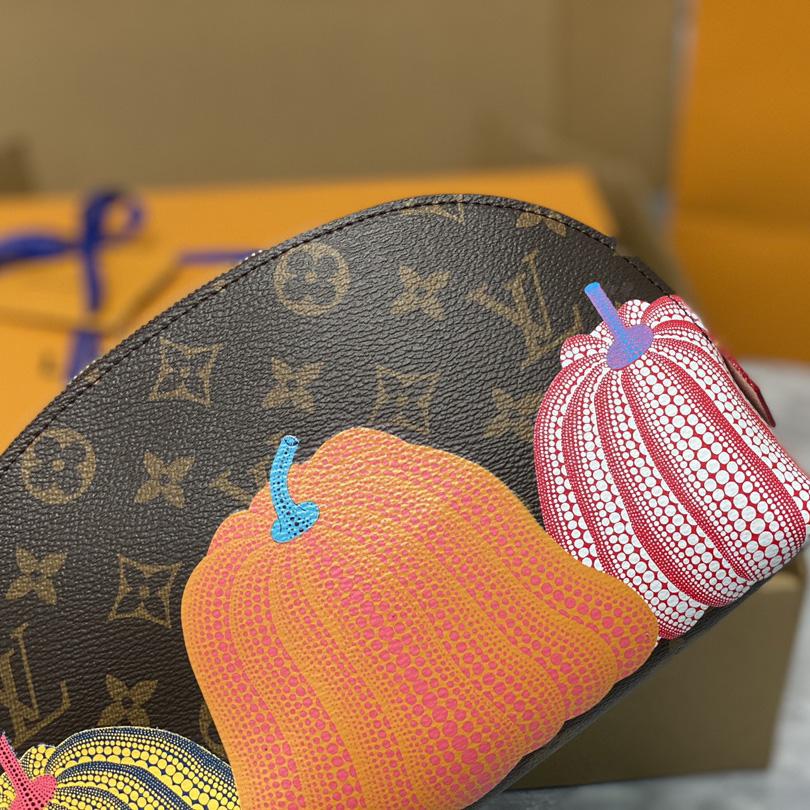 Louis Vuitton LV x YK Cosmetic Pouch (24×17×6 cm)        M46472 - DopestKickz