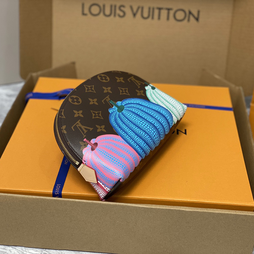 Louis Vuitton LV x YK Cosmetic Pouch (24×17×6 cm)        M46472 - DopestKickz