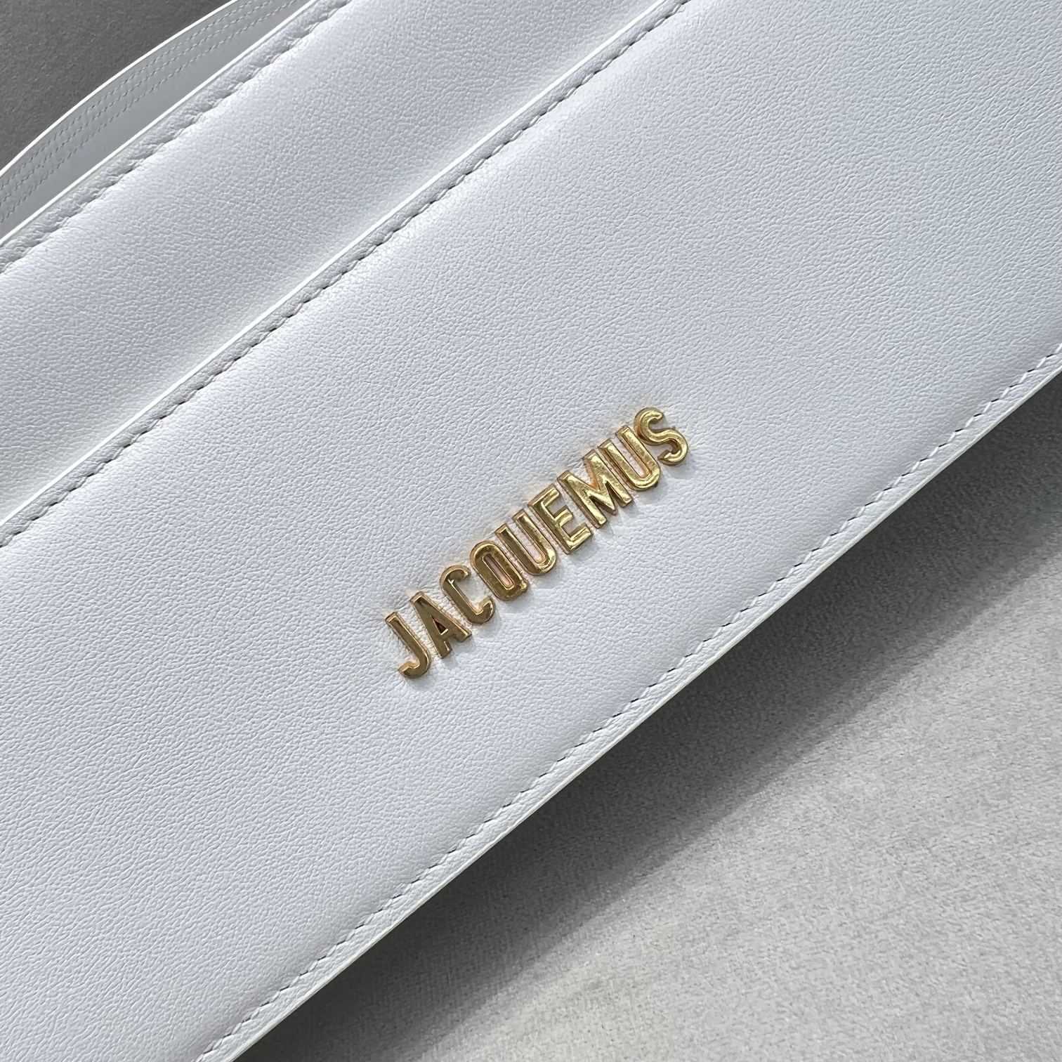 Jacquemus Le Ciuciu Leather Shoulder Bag (30x10.5x4.5cm) - DopestKickz