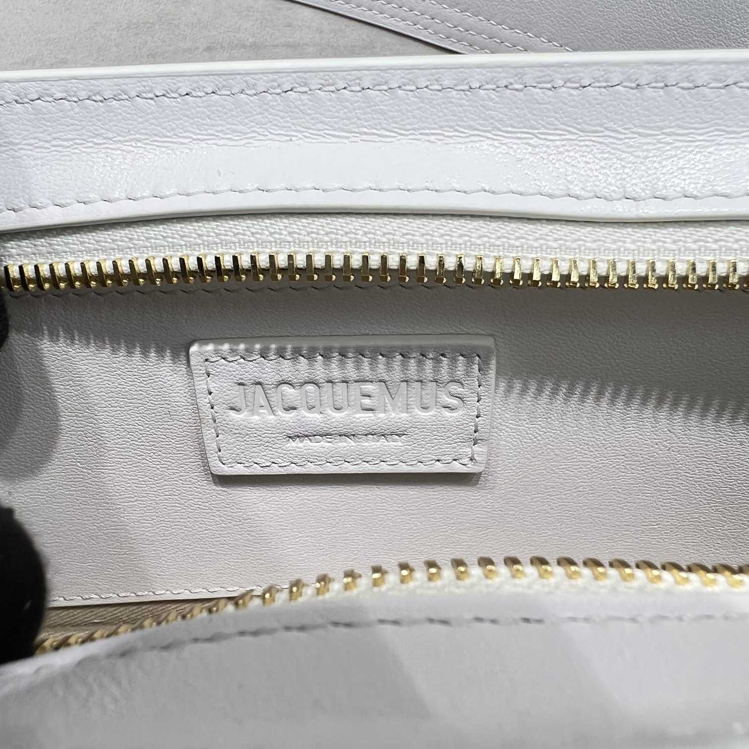 Jacquemus Le Ciuciu Leather Shoulder Bag (30x10.5x4.5cm) - DopestKickz