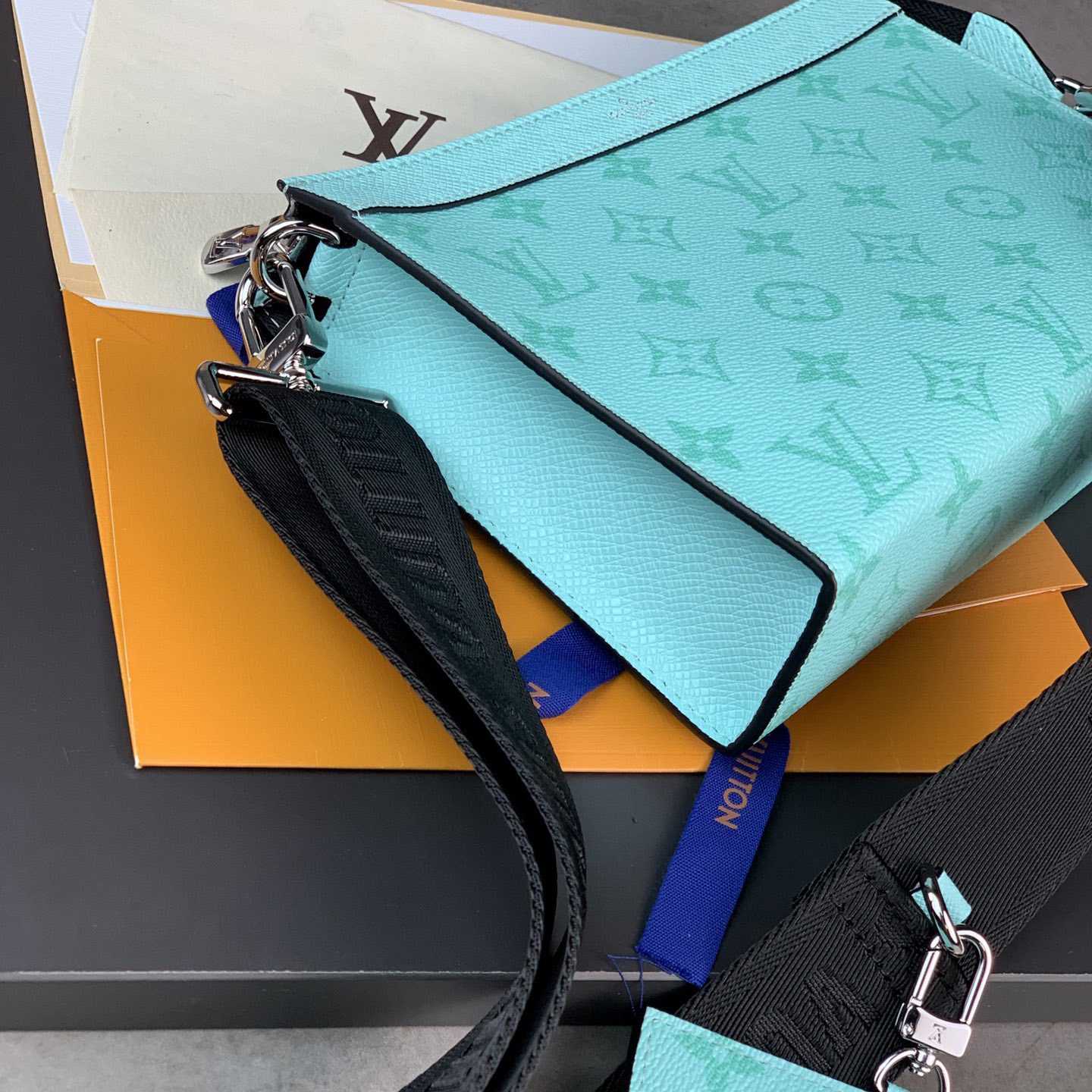 Louis Vuitton Gaston Wearable Wallet(18.5 x 11 x 6.5cm)M30934 - DopestKickz