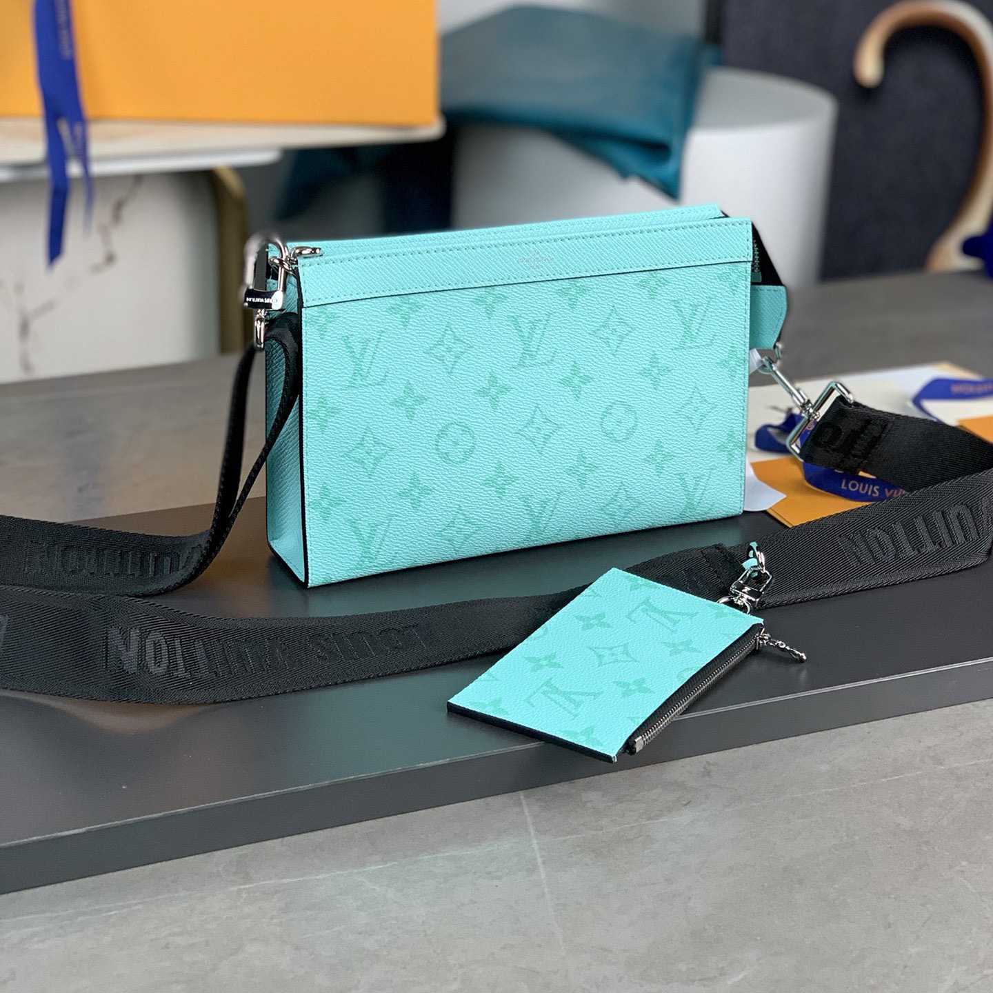 Louis Vuitton Gaston Wearable Wallet(18.5 x 11 x 6.5cm)M30934 - DopestKickz