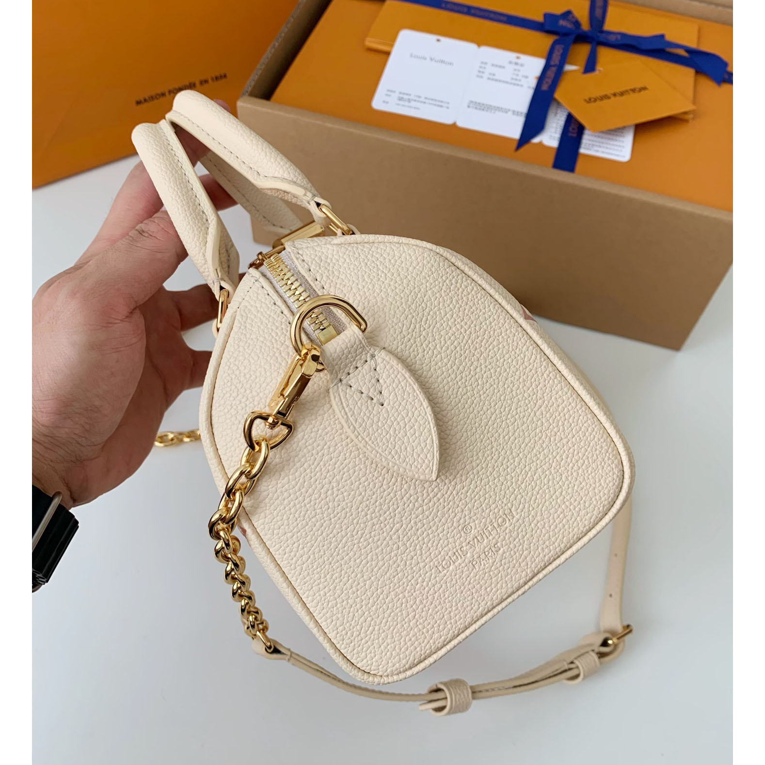 Louis Vuitton Speedy Bandouliere 20    M46397 - DopestKickz