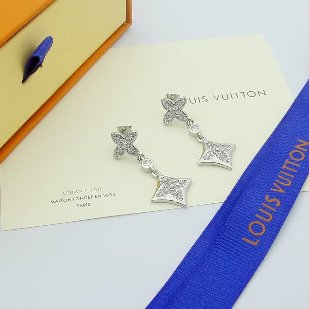 Louis Vuitton Color Blossom Long Earrings, White Gold And Diamonds   Q96501 - DopestKickz