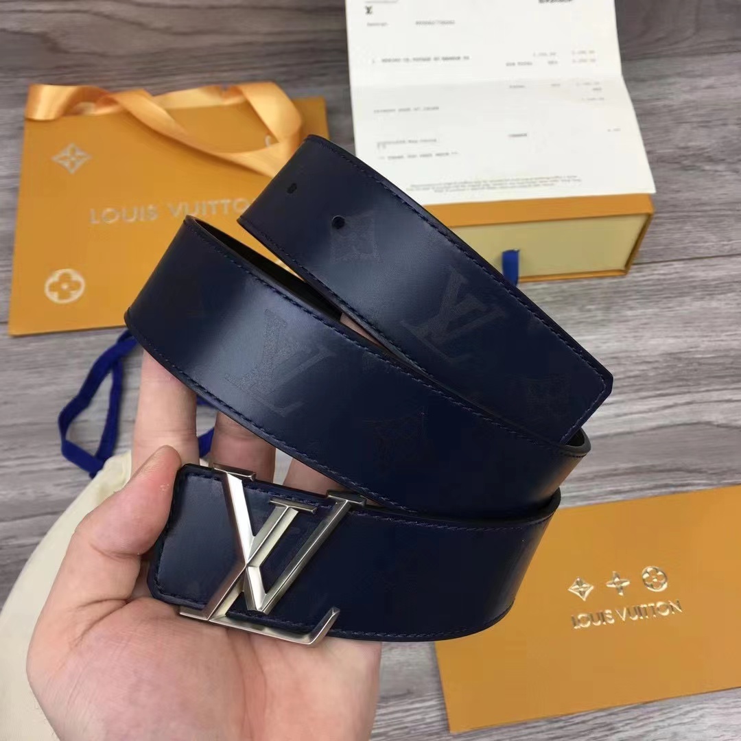Louis Vuitton LV Pyramide 40MM Reversible Belt   M9914U - DopestKickz