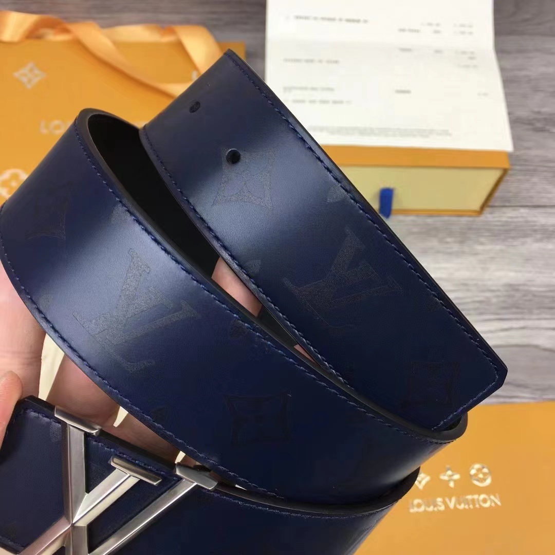 Louis Vuitton LV Pyramide 40MM Reversible Belt   M9914U - DopestKickz