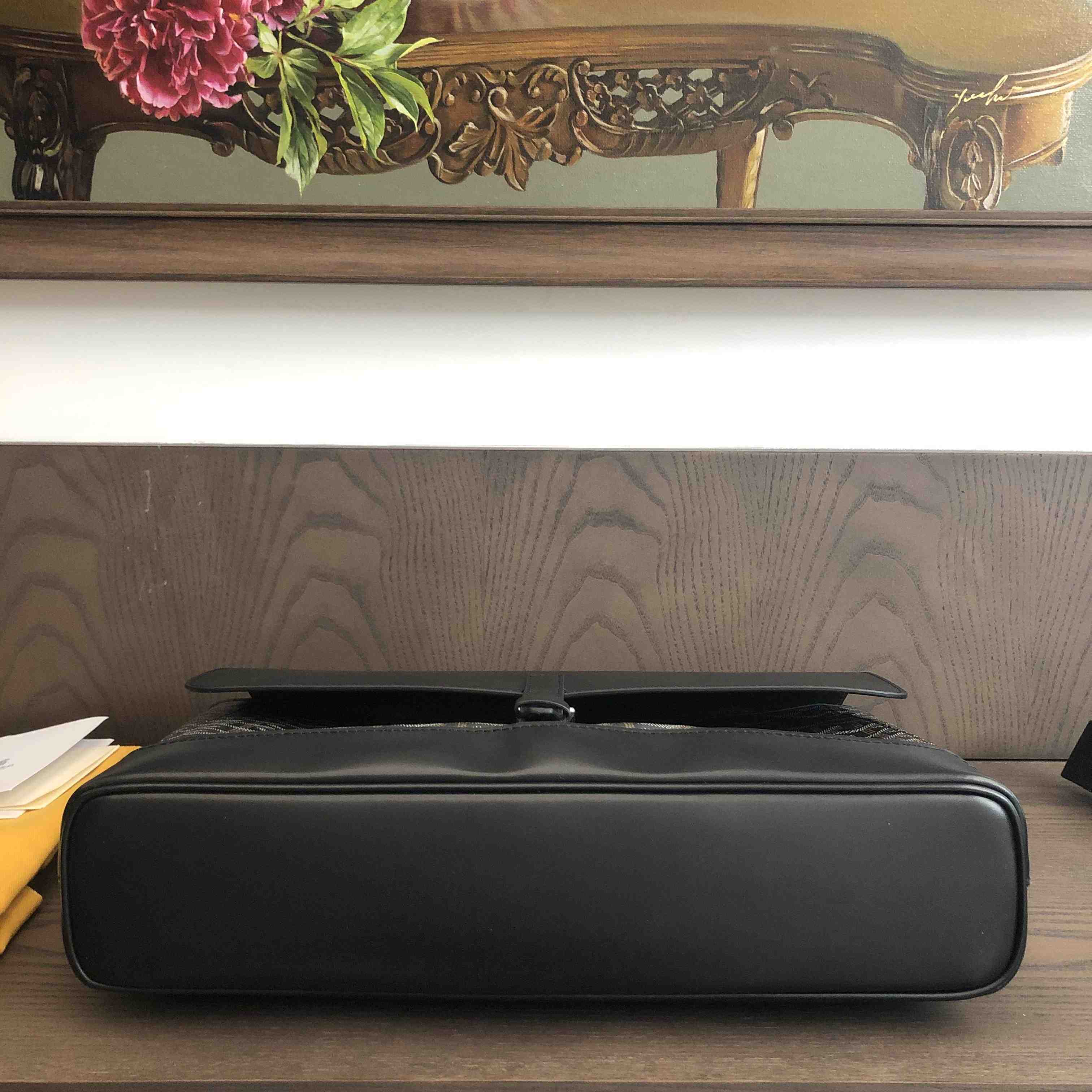 Goyard Citadin PM Messenger Bag  (38-26-8cm) - DopestKickz