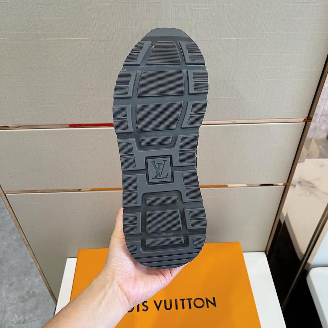 Louis Vuitton Run Away Sneaker   (upon uk size)  1ABFBZ - DopestKickz