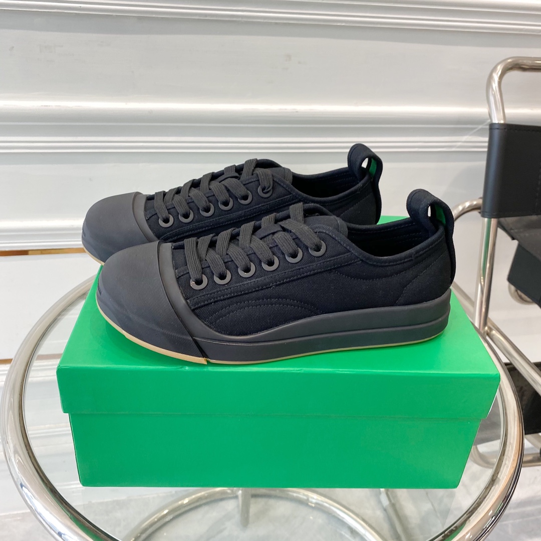 Bottega Veneta Vulcan Sneaker - DopestKickz
