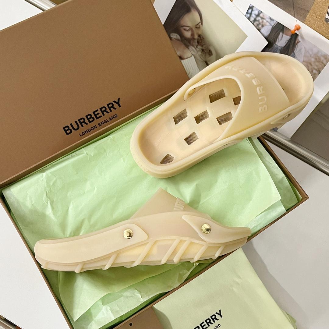 Burberry Bucklow logo slides - DopestKickz