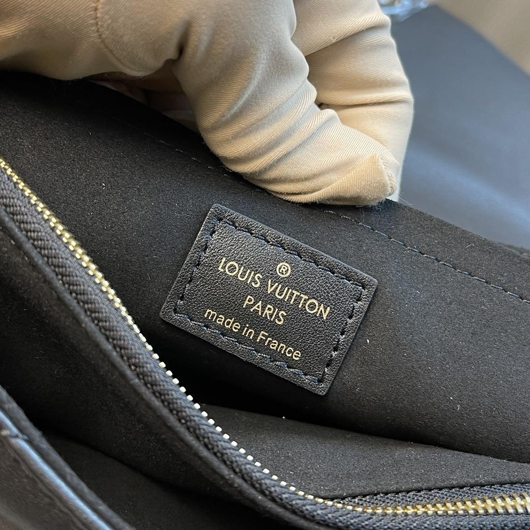 Louis Vuitton New Wave Chain Bag (24x14x9cm)    M58552 - DopestKickz