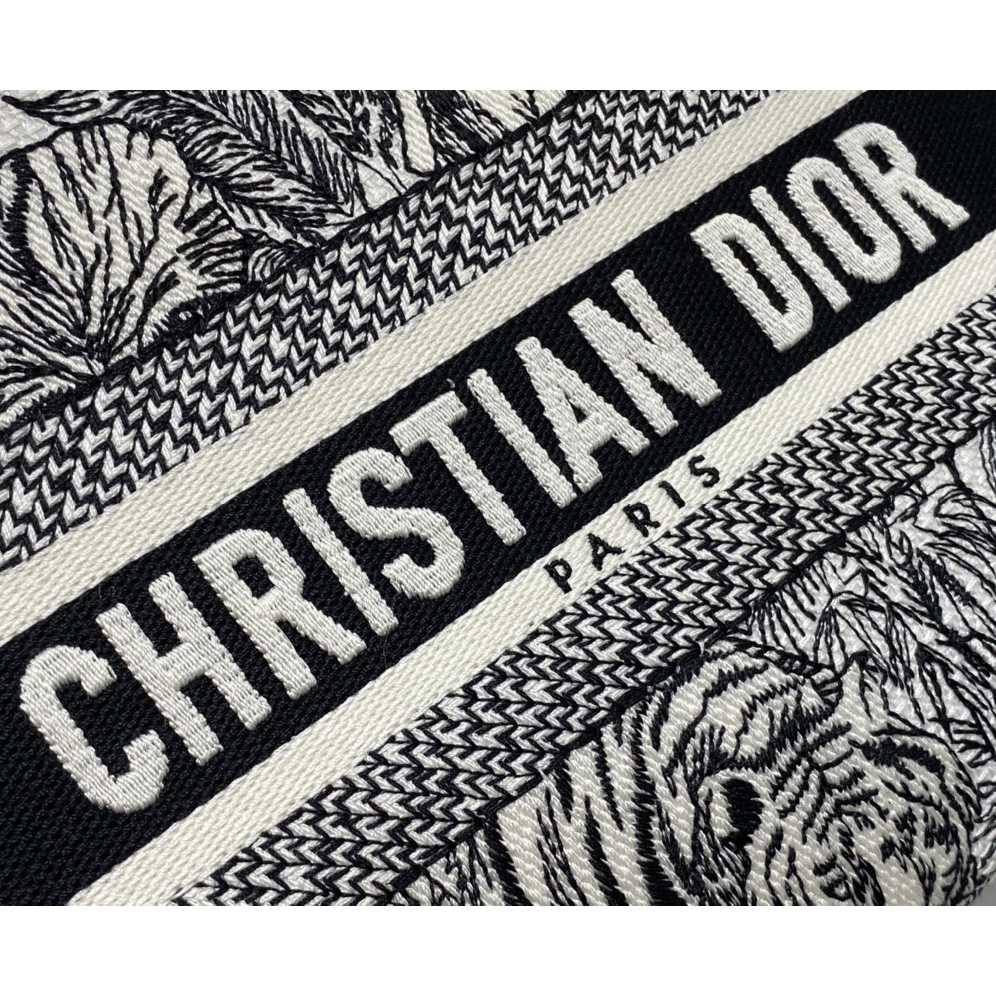 Dior Medium Lady D-lite Bag - DopestKickz