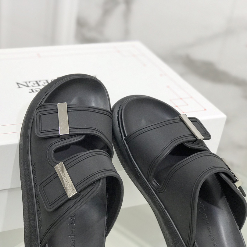 Alexander Mqueen Women's Hybrid Slide In Black/Silver - DopestKickz