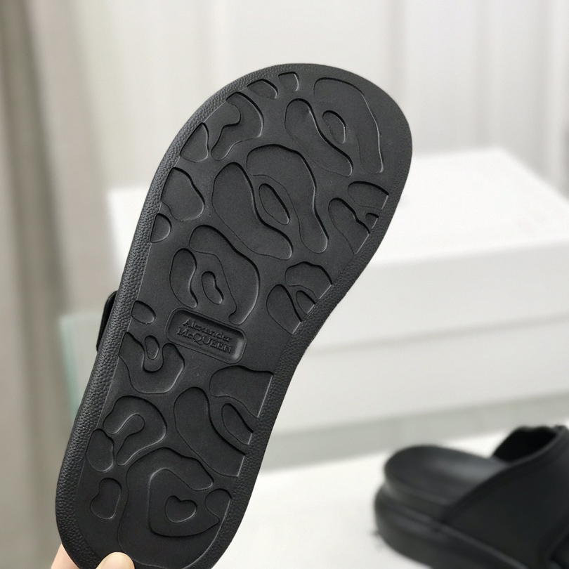 Alexander Mqueen Women's Hybrid Slide In Black/Silver - DopestKickz