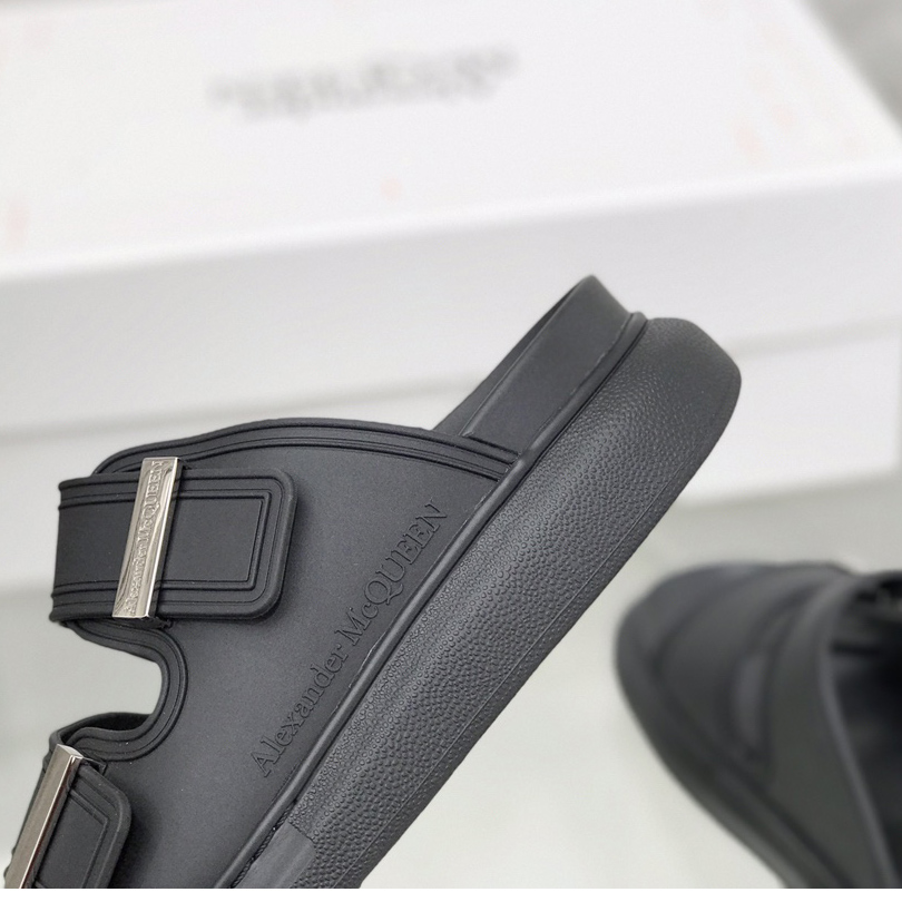 Alexander Mqueen Women's Hybrid Slide In Black/Silver - DopestKickz