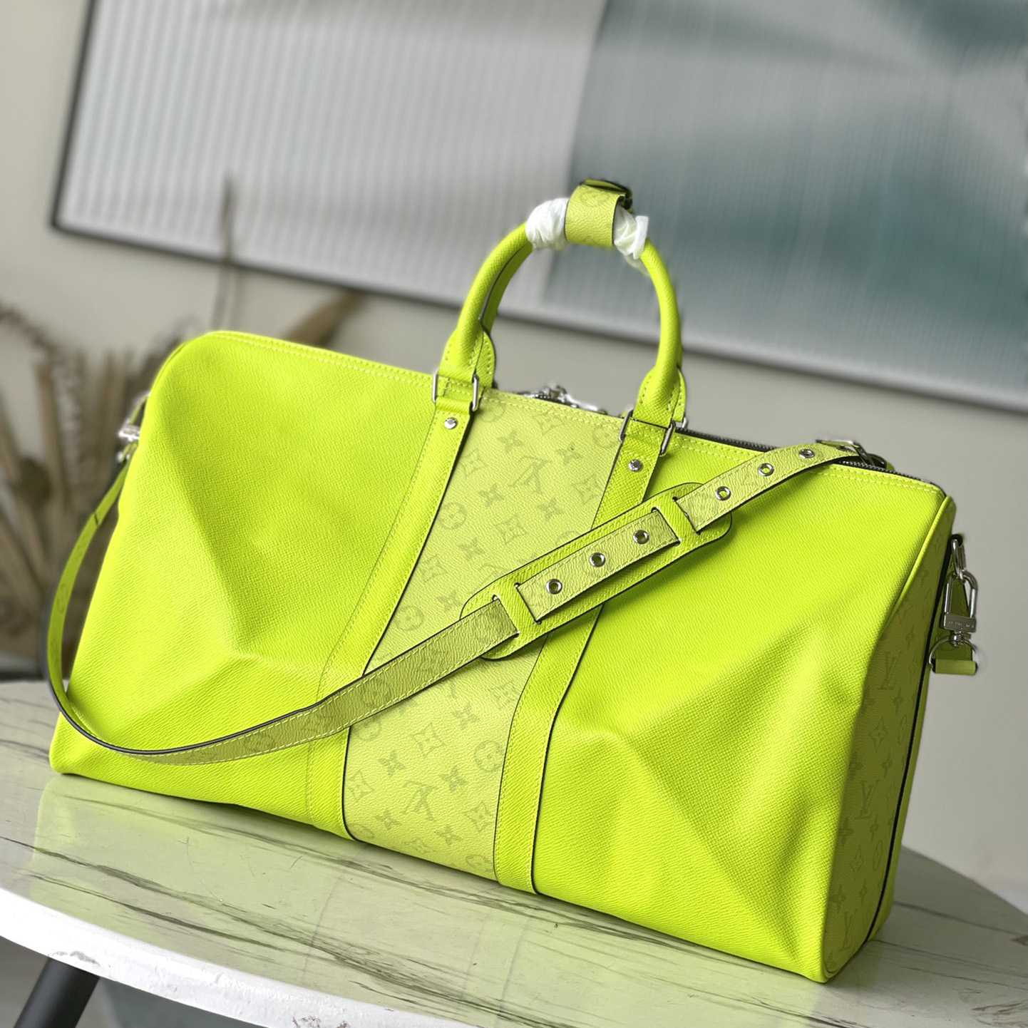 Louis Vuitton Keepall Bandoulière 50   (50 x 29 x 23 cm) M30941 - DopestKickz