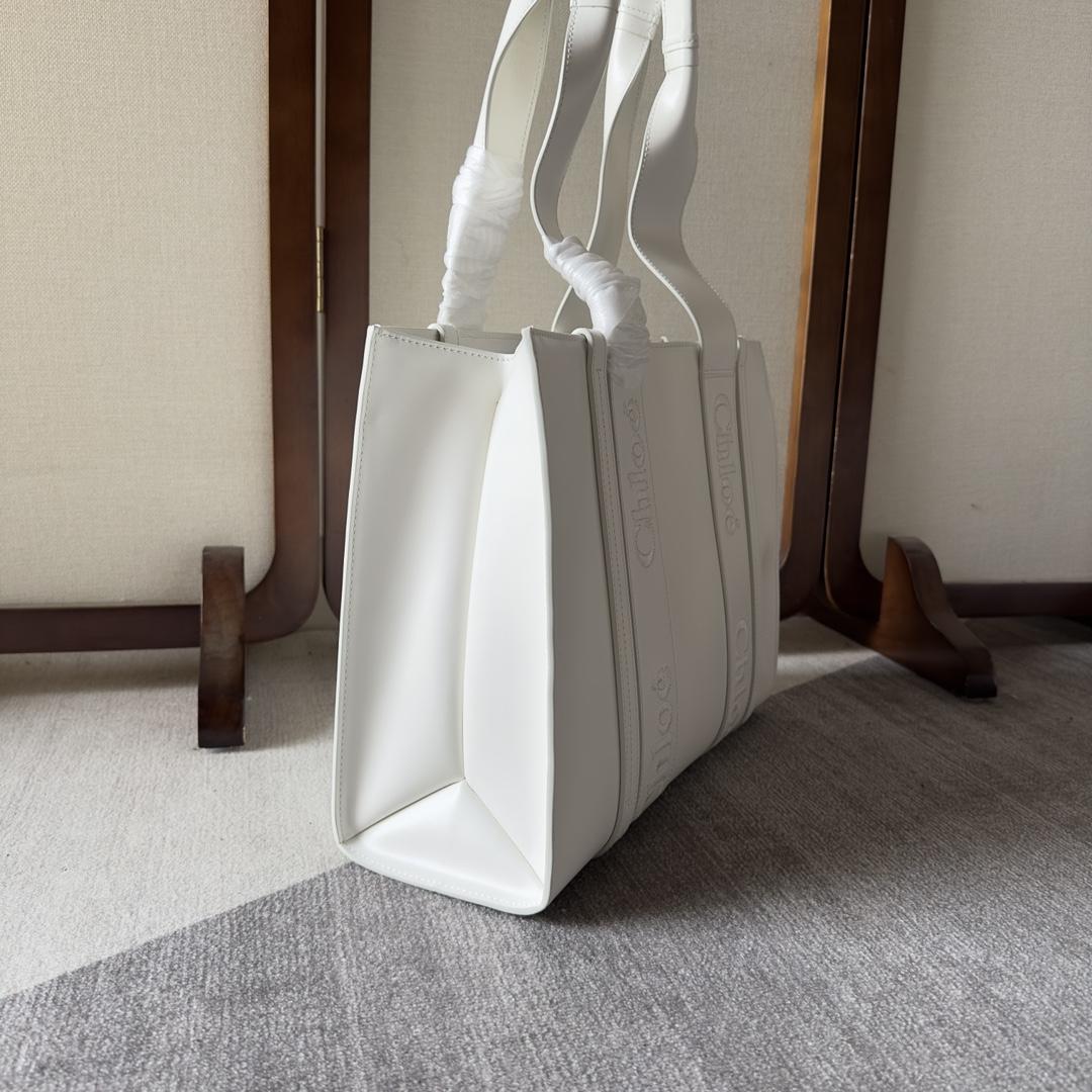 Chloe Medium Woody Tote Bag - DopestKickz