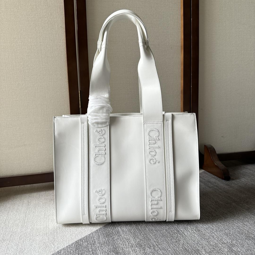 Chloe Medium Woody Tote Bag - DopestKickz
