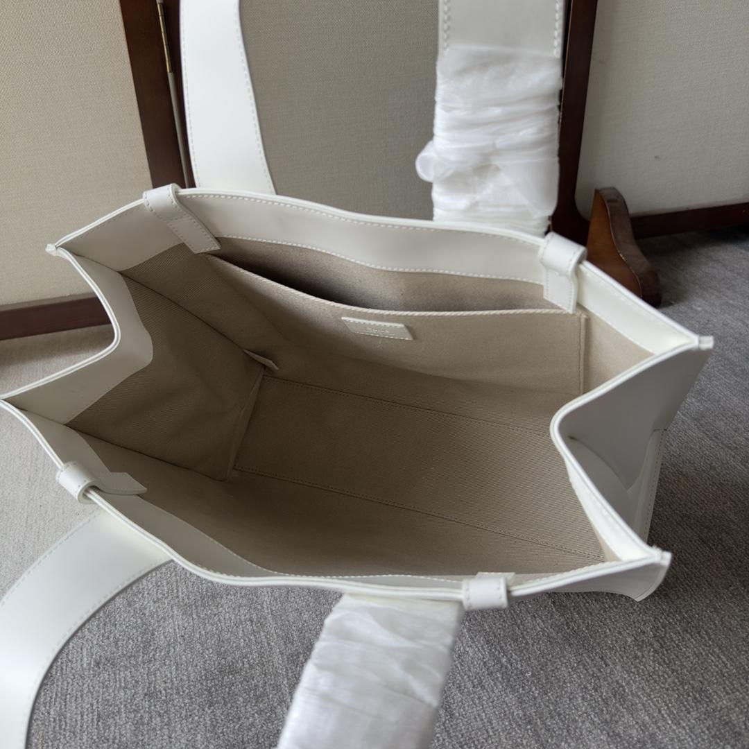 Chloe Medium Woody Tote Bag - DopestKickz