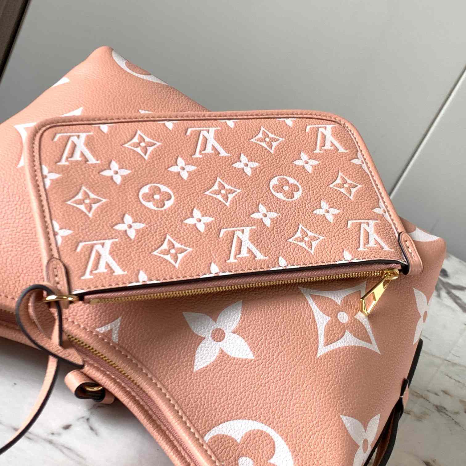 Louis Vuitton CarryAll PM Bag (24 x 29.5 x 12 cm)   M46298 - DopestKickz