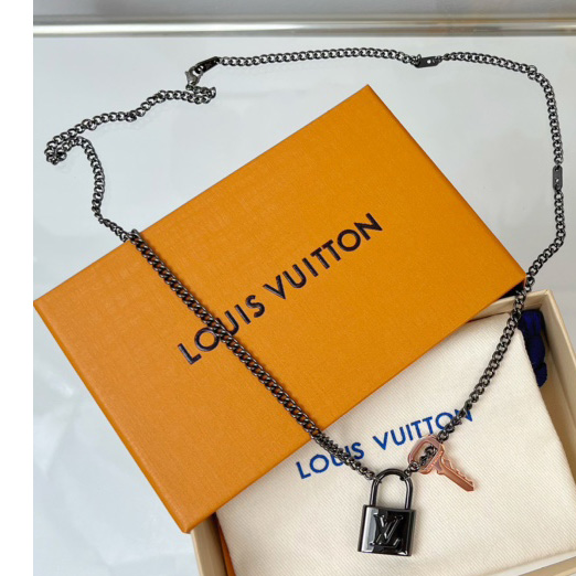 Louis Vuitton LV Padlock Pendant   M01149 - DopestKickz