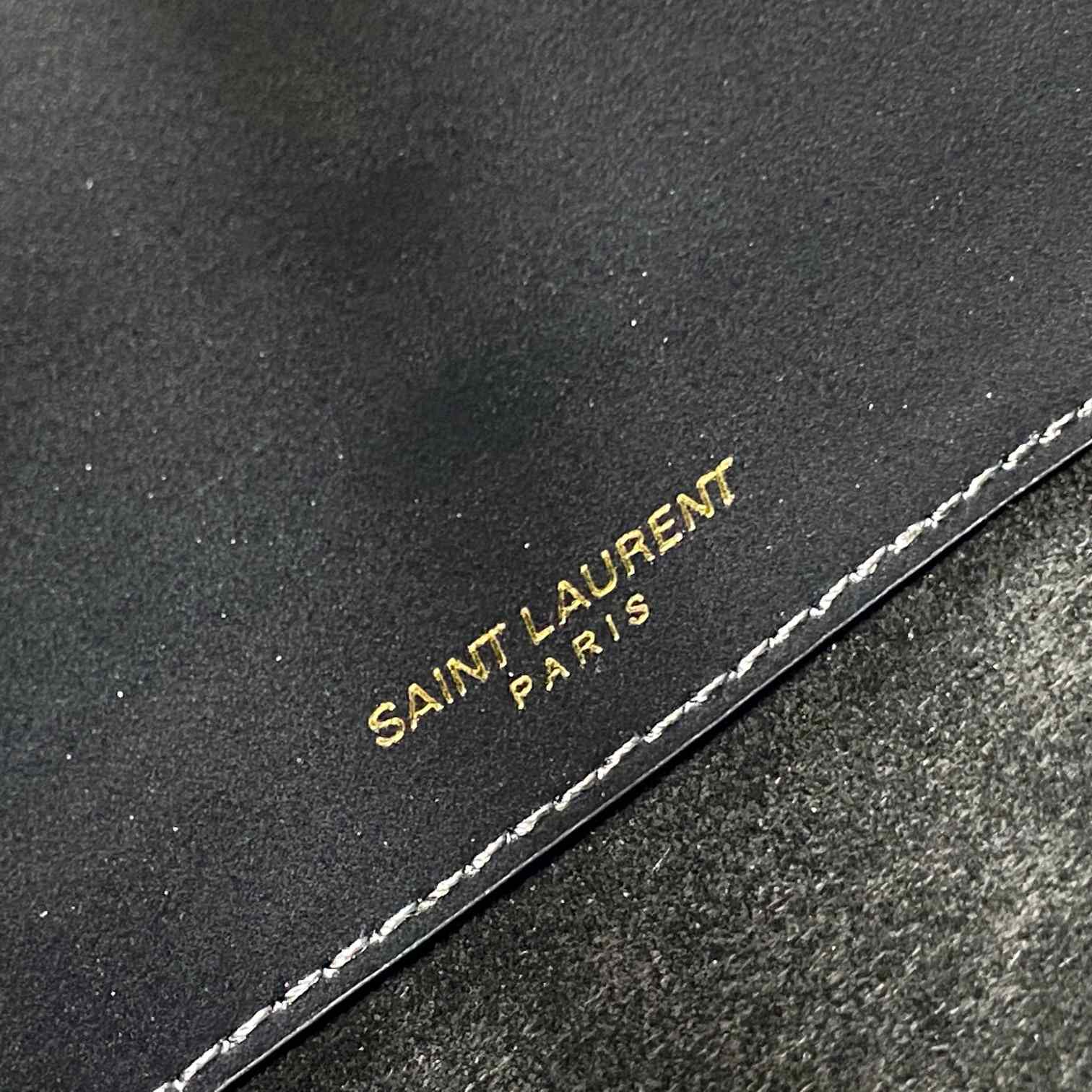 Saint Laurent Le 37 In Shiny Leather - DopestKickz