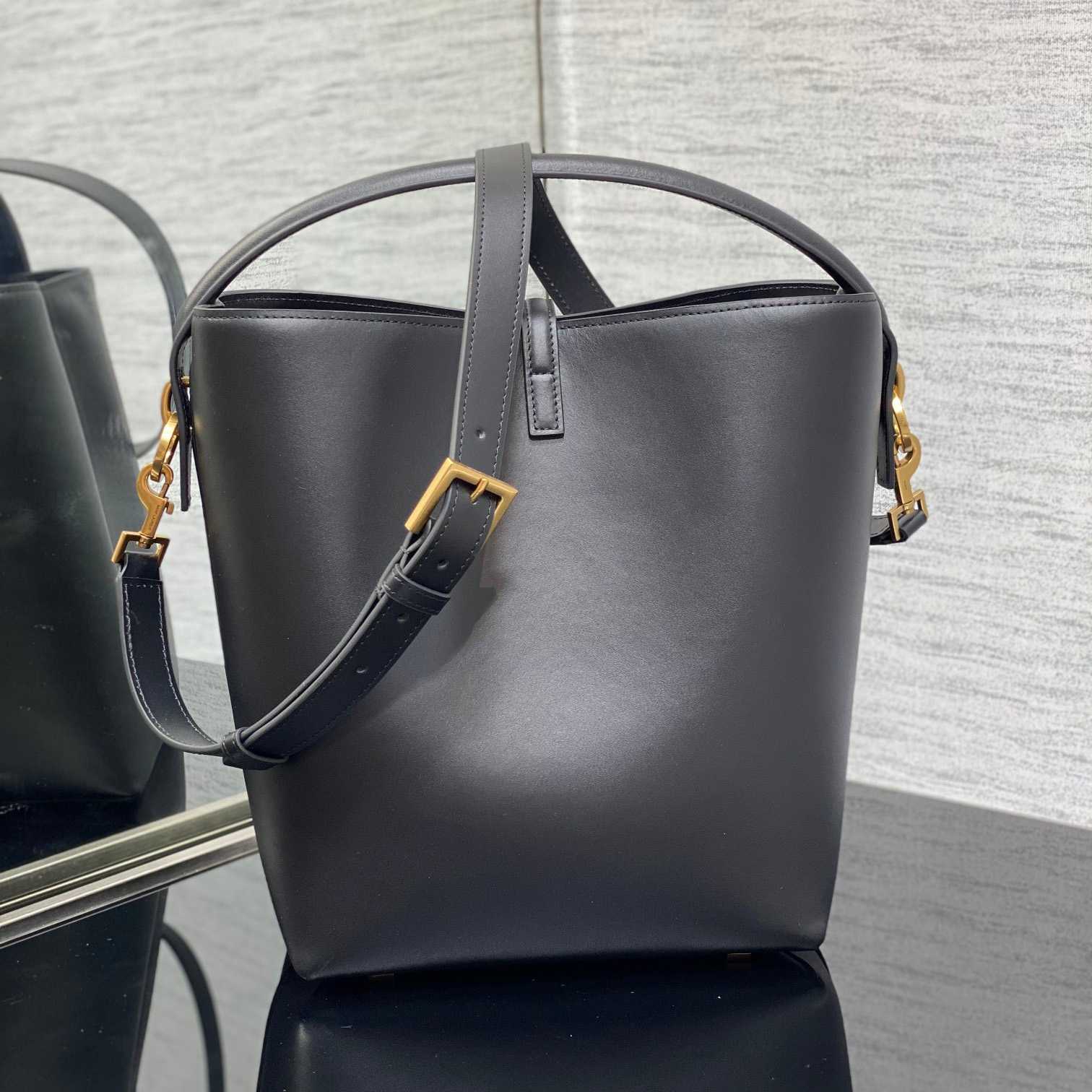 Saint Laurent Le 37 In Shiny Leather - DopestKickz