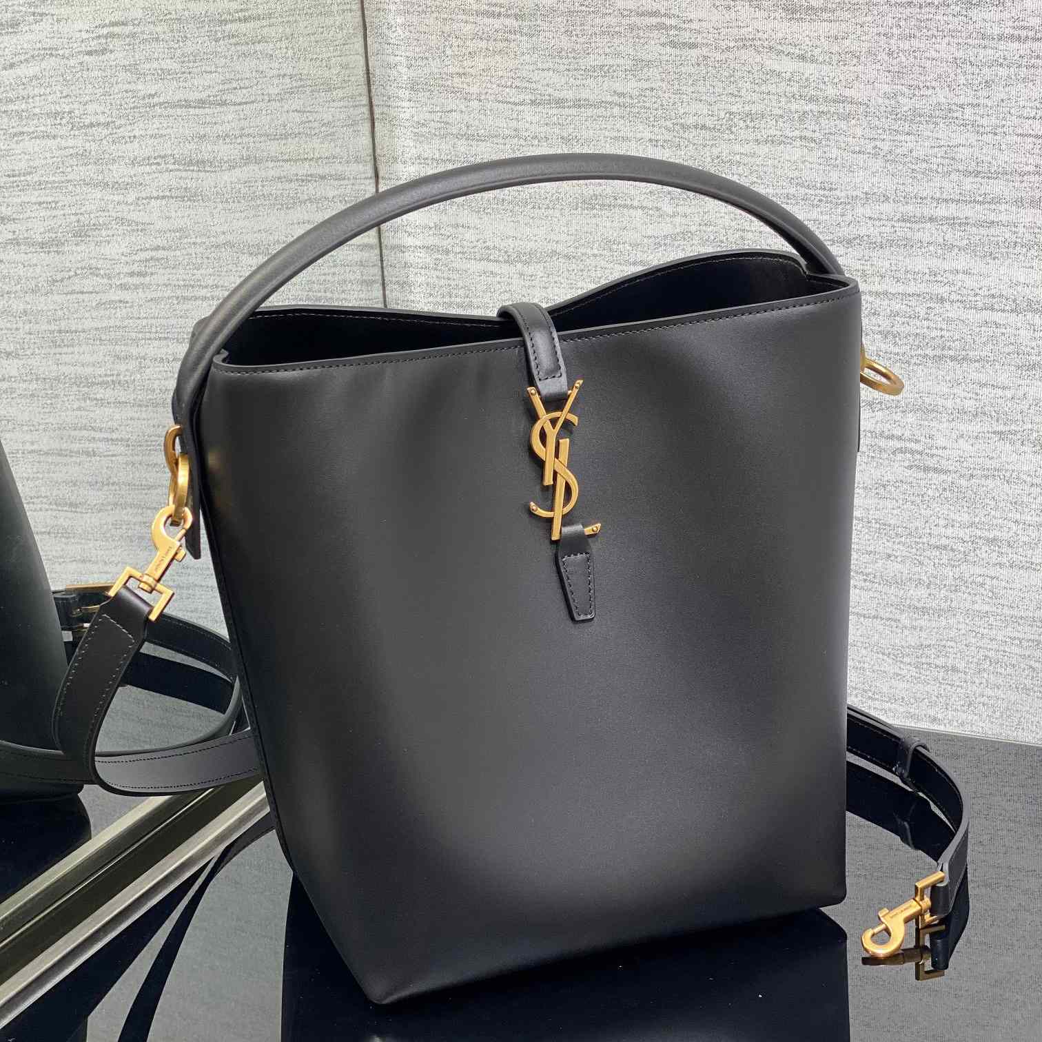 Saint Laurent Le 37 In Shiny Leather - DopestKickz