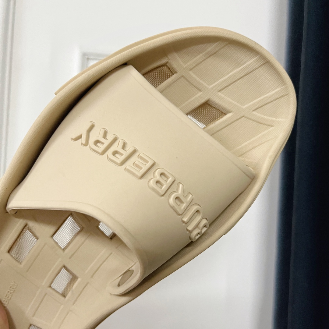 Burberry Bucklow logo slides - DopestKickz