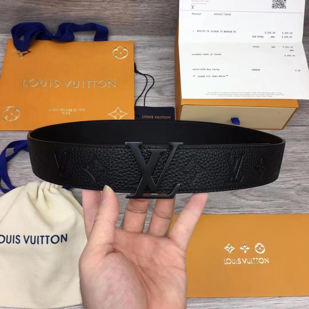 Louis Vuitton LV Initiales 40MM Reversible Belt   M0424Q - DopestKickz