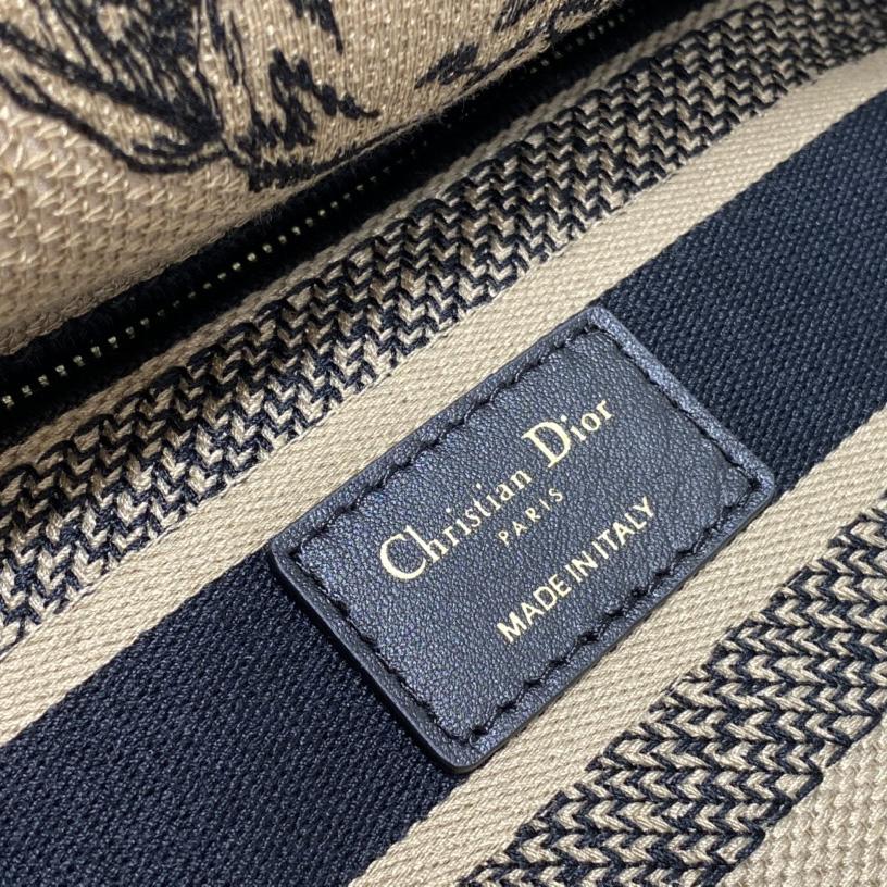 Dior Medium Lady D-lite Bag - DopestKickz