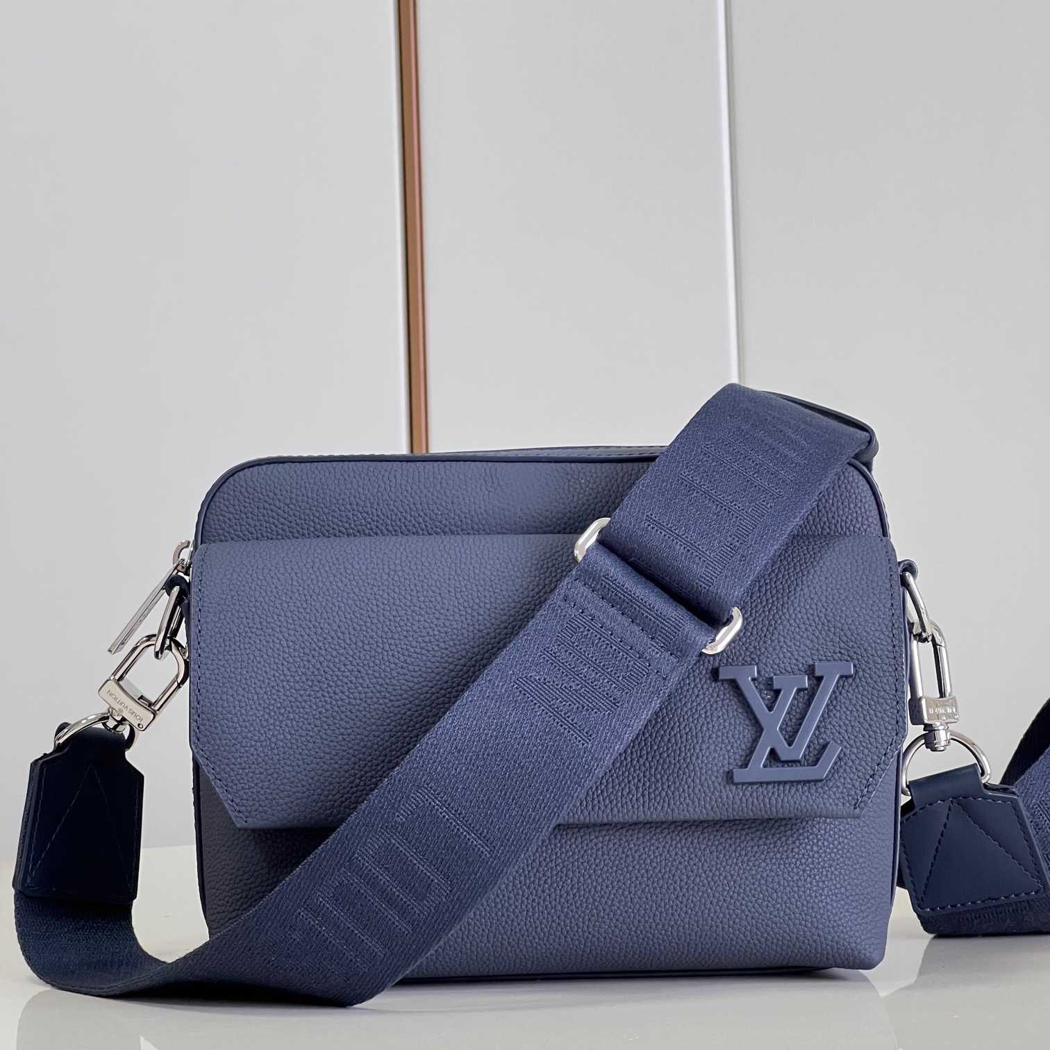 Louis Vuitton Fastline Messenger (23.5x18x7cm)   M22611 - DopestKickz