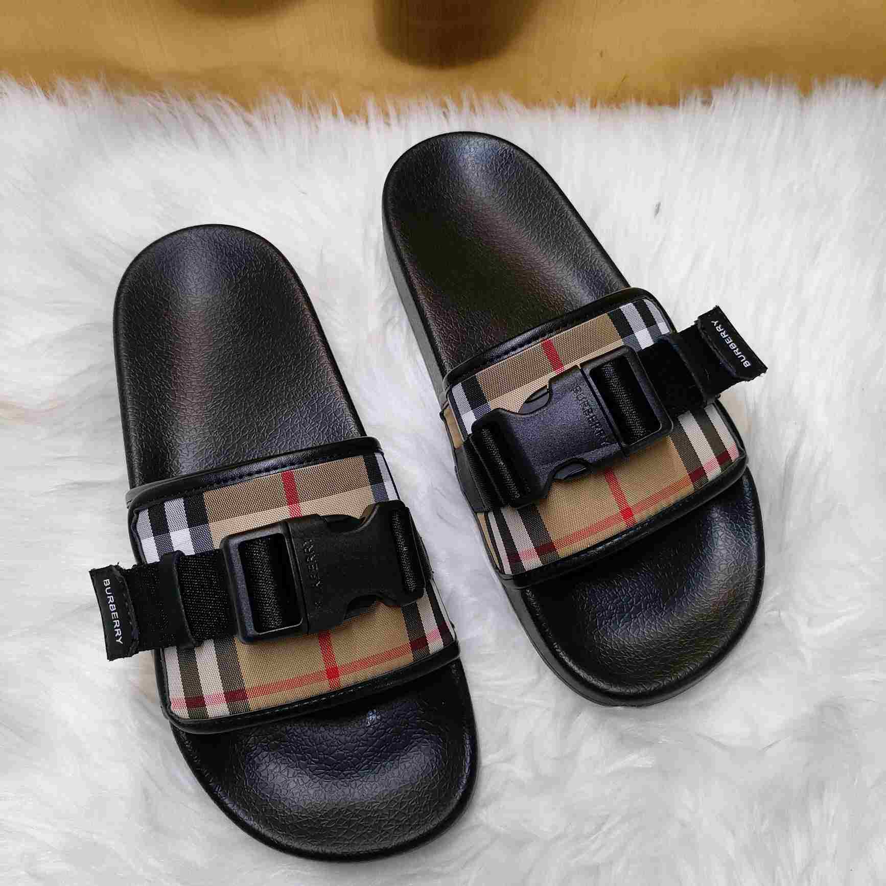 Burberry Buckle-strap Vintage Check Slides - DopestKickz