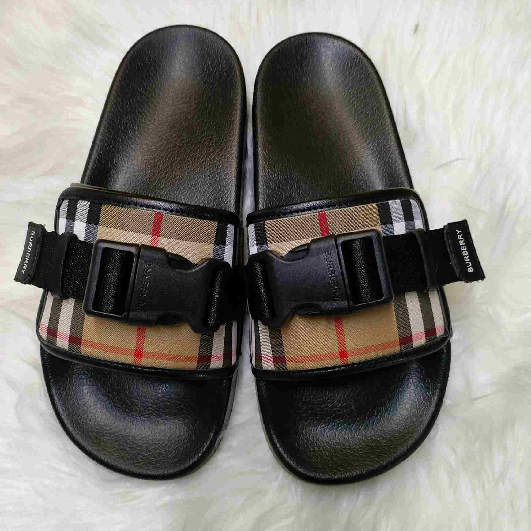 Burberry Buckle-strap Vintage Check Slides - DopestKickz