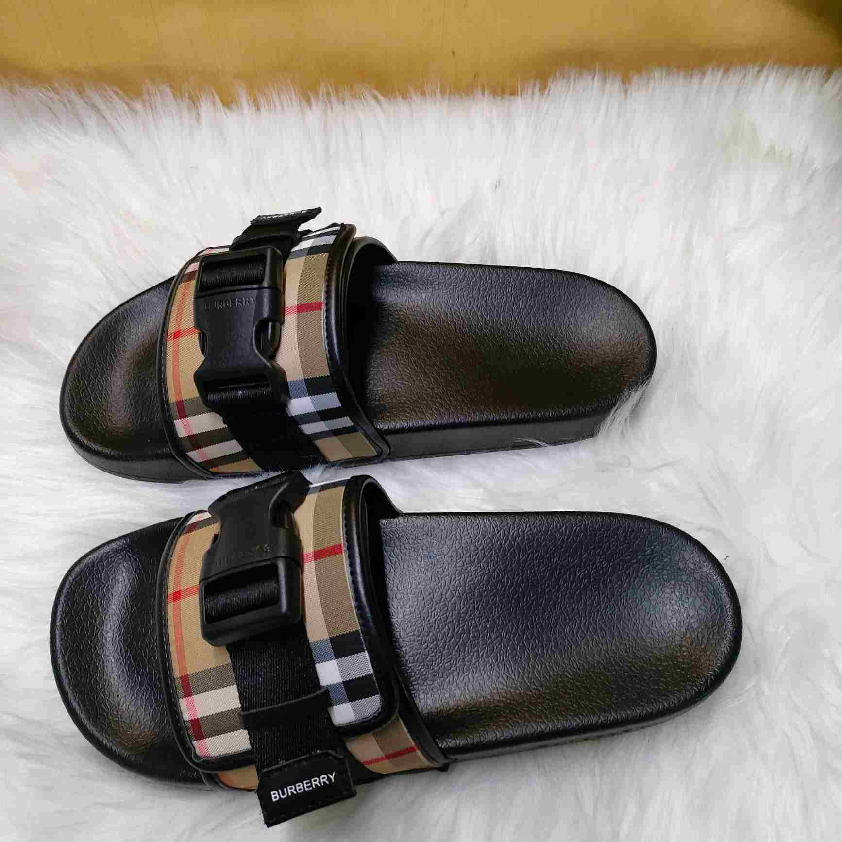 Burberry Buckle-strap Vintage Check Slides - DopestKickz