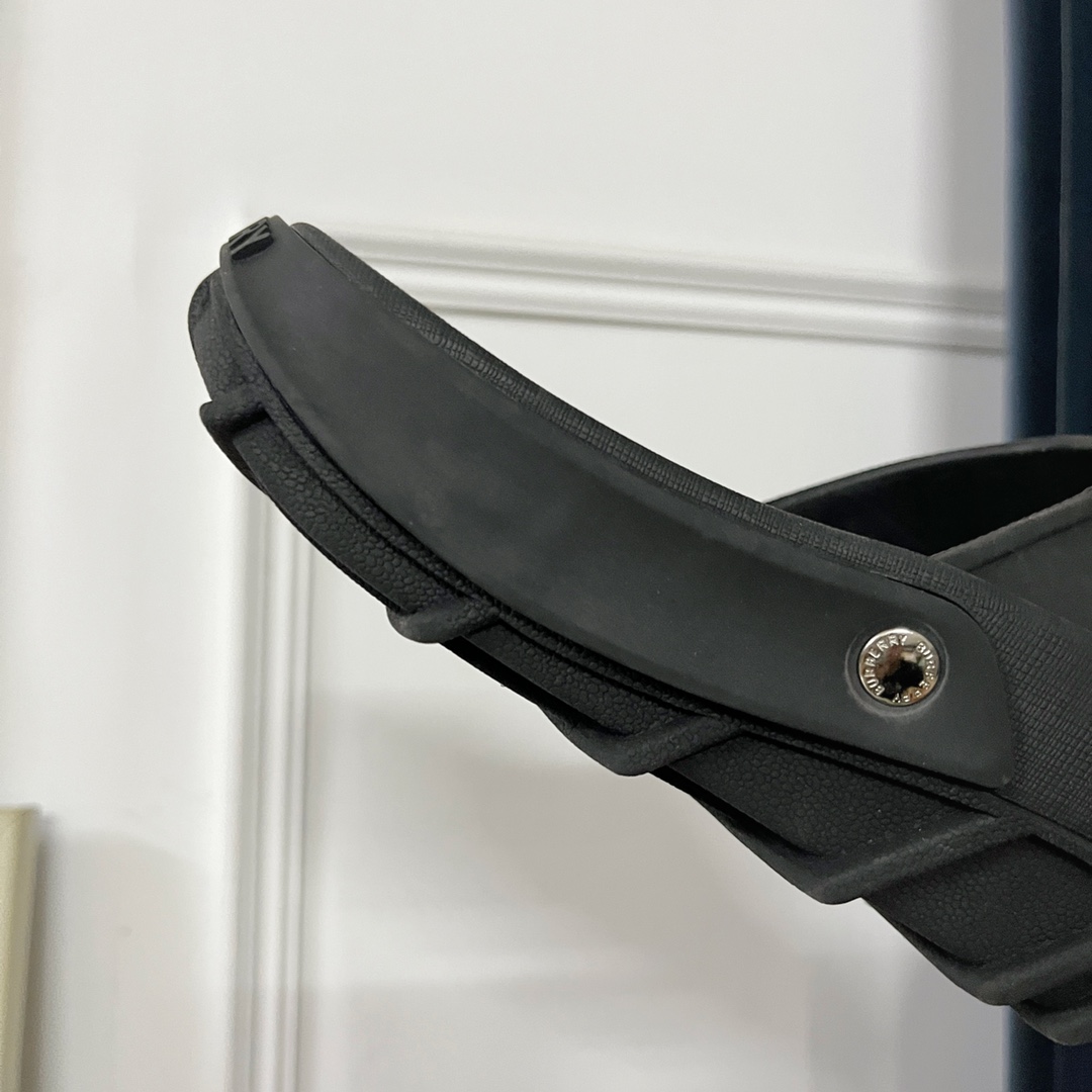 Burberry Bucklow logo slides - DopestKickz