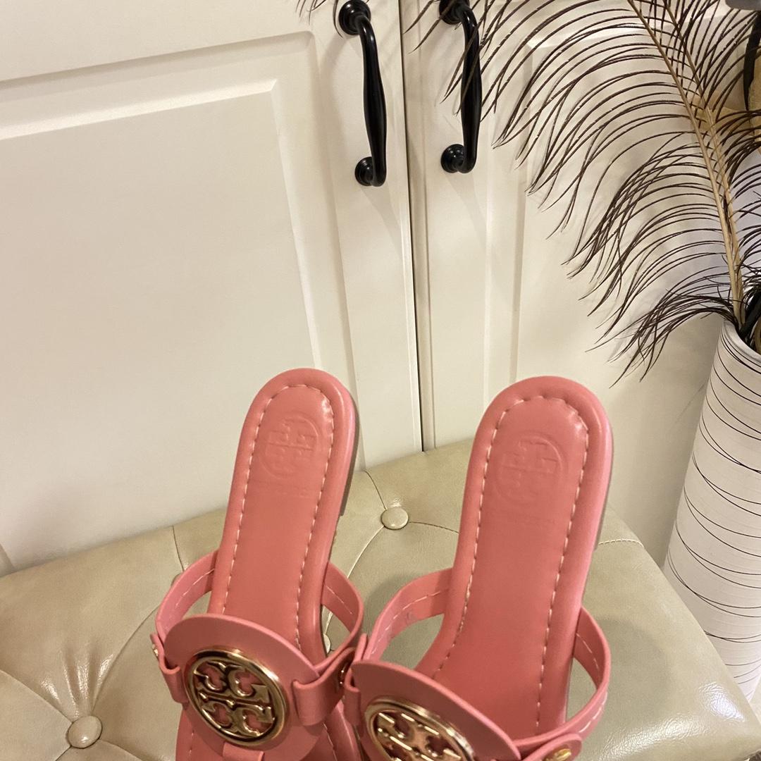 Tory Burch Leather Thong Sandals  - DopestKickz