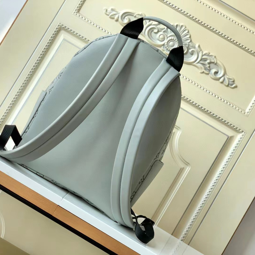 Louis Vuitton Discovery Backpack (29-38-20cm)    M46557 - DopestKickz