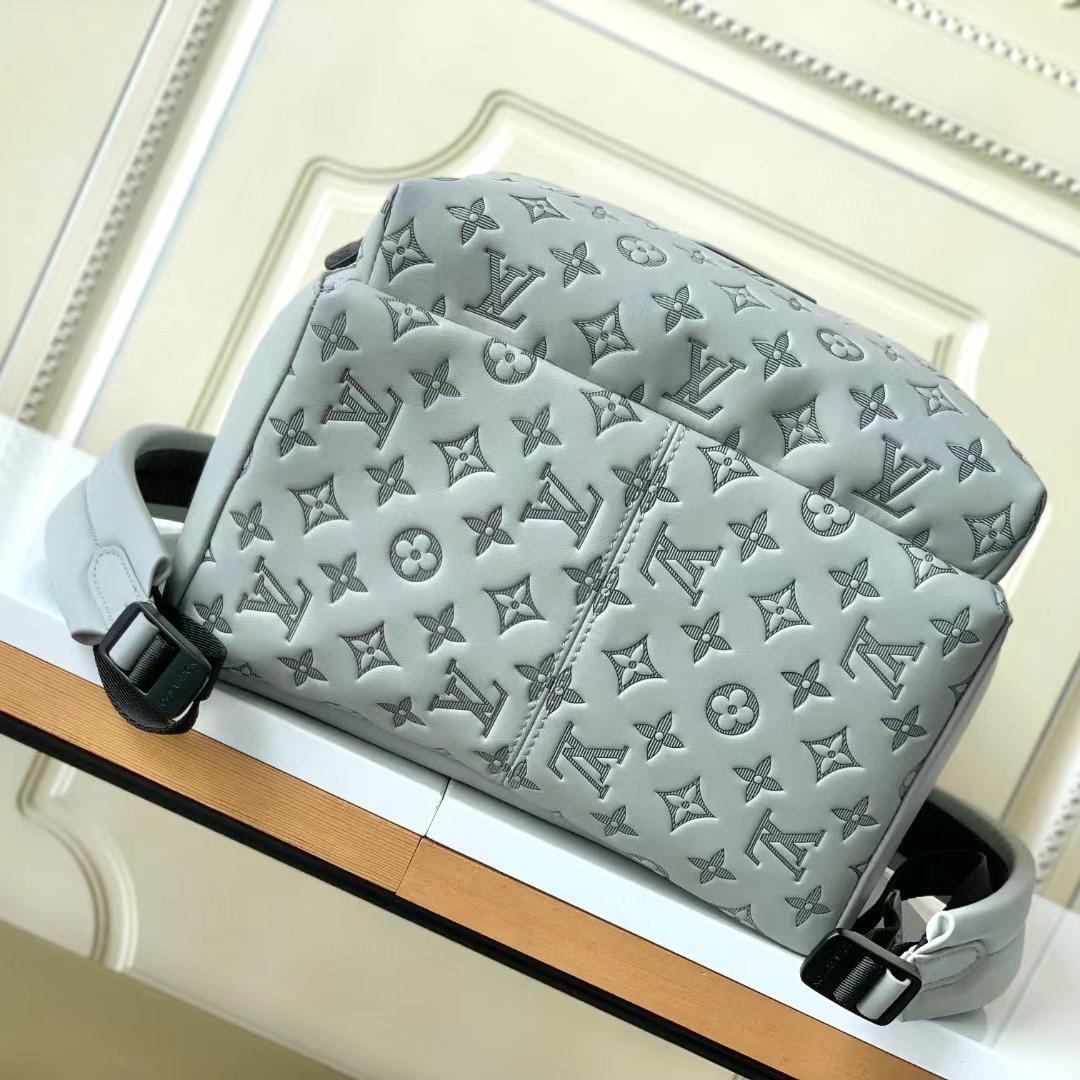 Louis Vuitton Discovery Backpack (29-38-20cm)    M46557 - DopestKickz