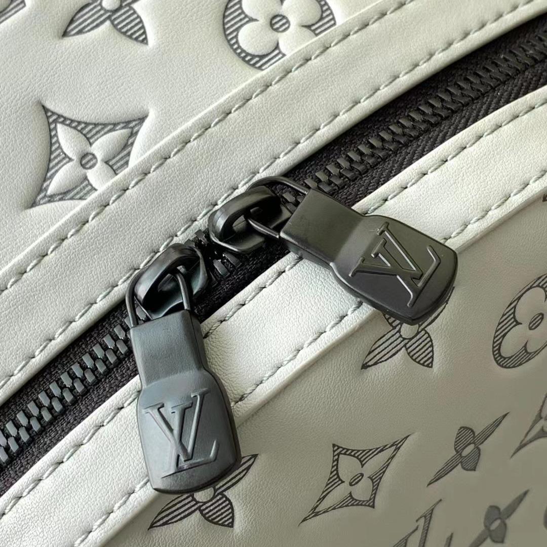 Louis Vuitton Discovery Backpack (29-38-20cm)    M46557 - DopestKickz