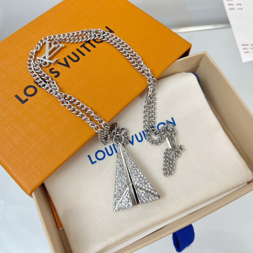 Louis Vuitton LV Paperplane Necklace      M01034 - DopestKickz