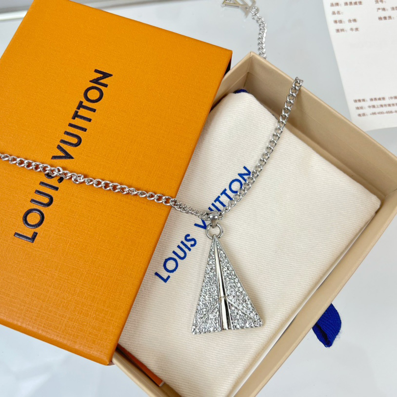 Louis Vuitton LV Paperplane Necklace      M01034 - DopestKickz