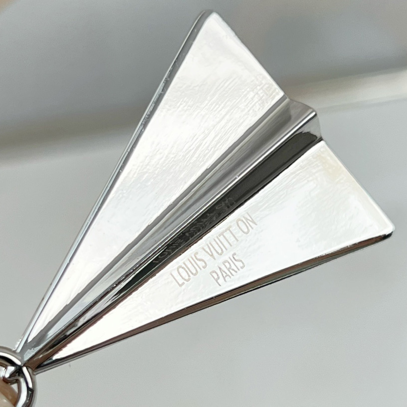 Louis Vuitton LV Paperplane Necklace      M01034 - DopestKickz