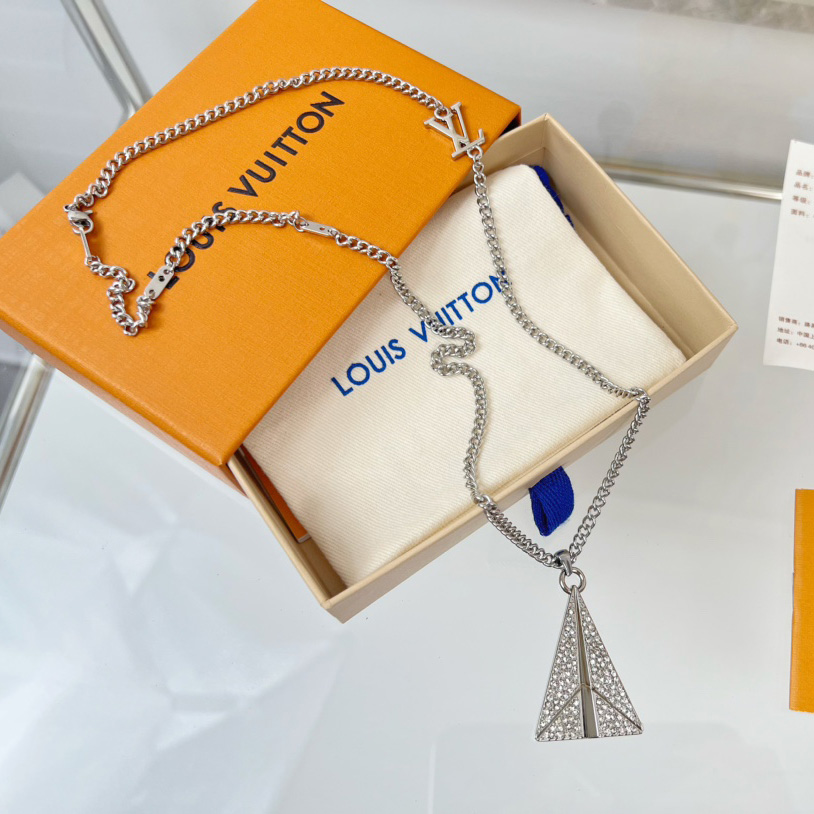 Louis Vuitton LV Paperplane Necklace      M01034 - DopestKickz