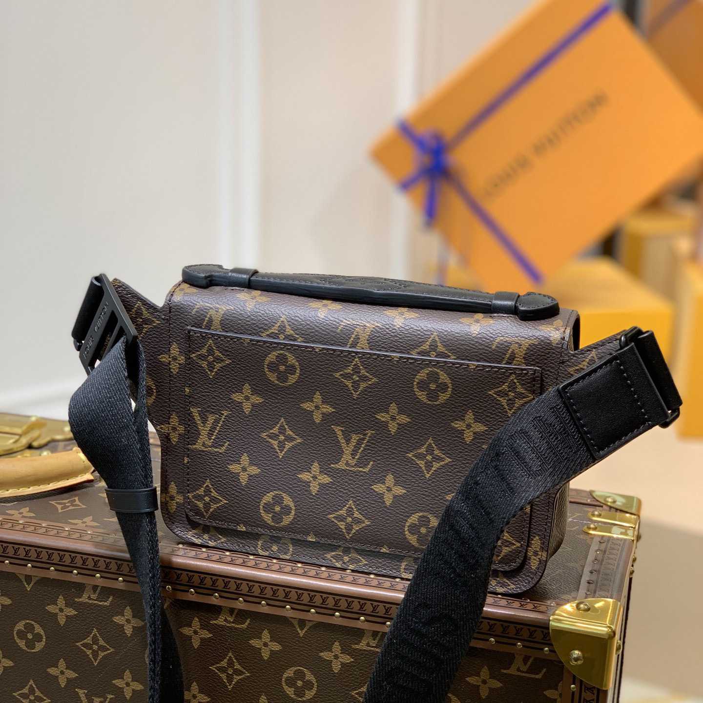 Louis Vuitton S Lock Sling Bag(21-15-4cm)    M45807 - DopestKickz