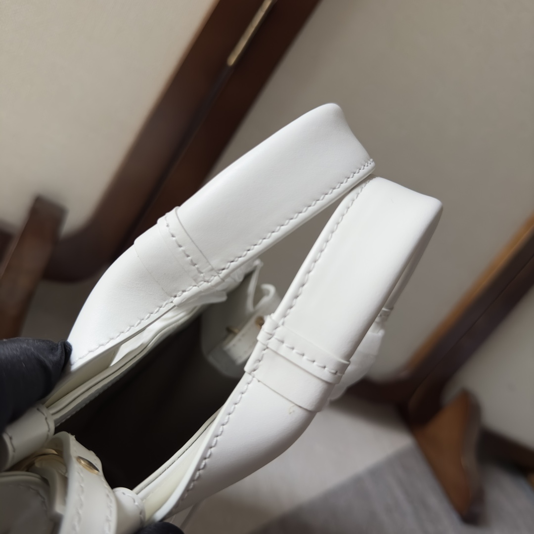 Chloe Small Woody Tote Bag - DopestKickz