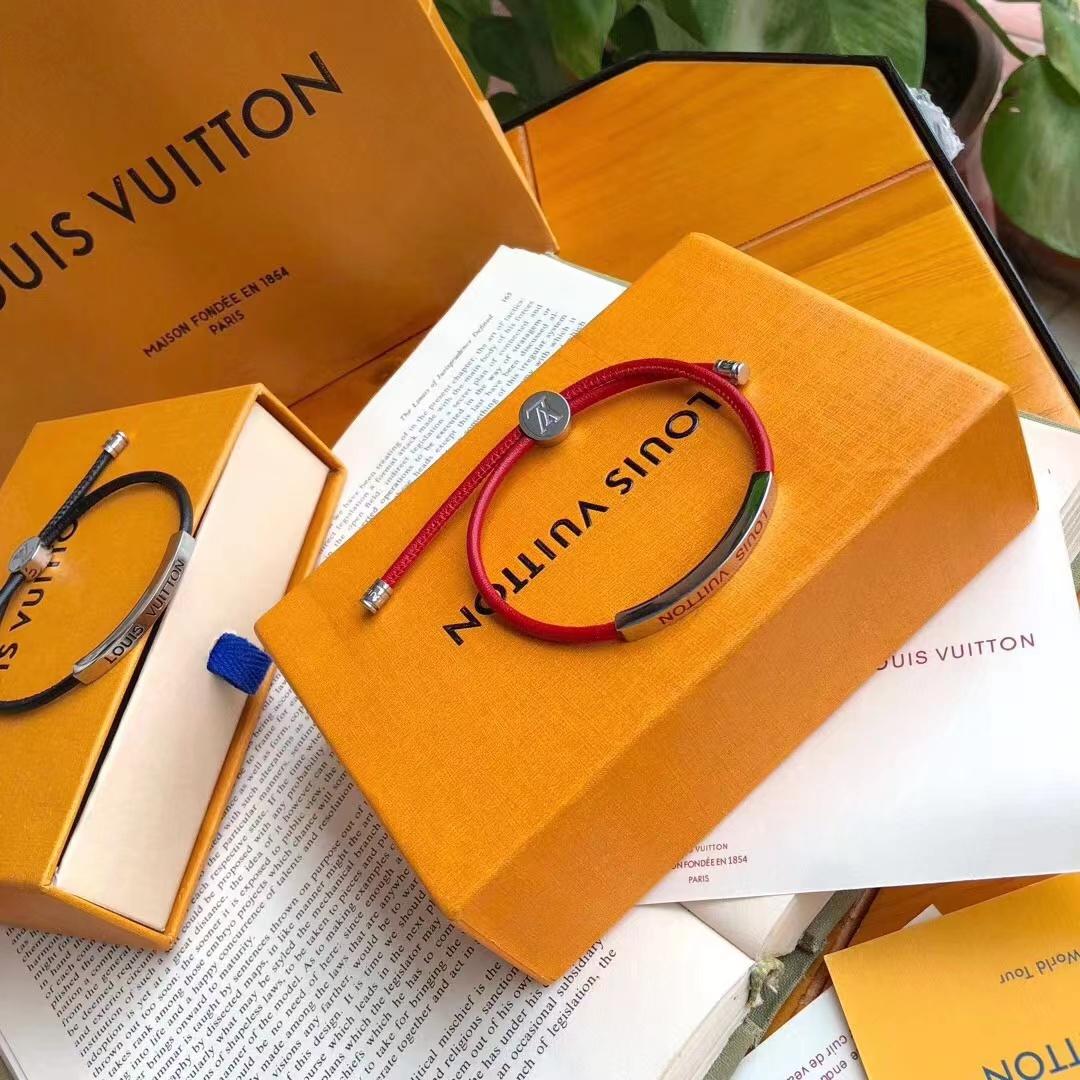 Louis Vuitton Clip It Bracelet     M8120E - DopestKickz