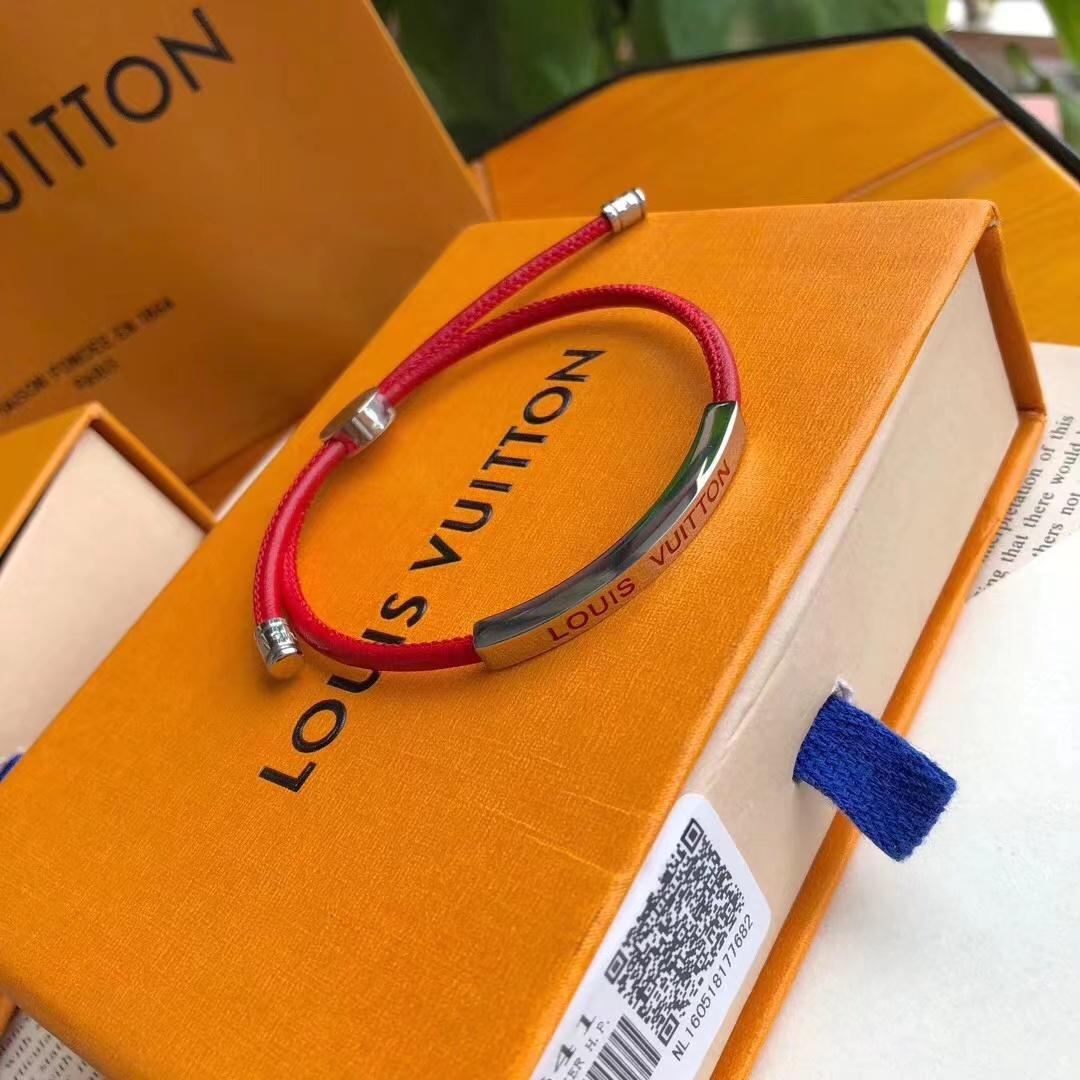 Louis Vuitton Clip It Bracelet     M8120E - DopestKickz