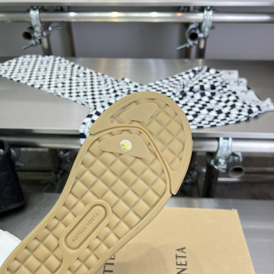 Bottega Veneta Vulcan Sneaker - DopestKickz