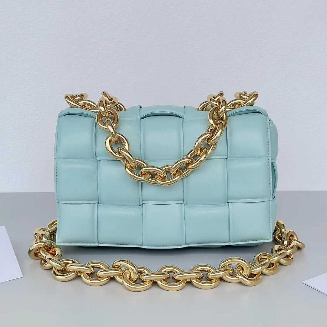 Bottega Veneta Chain Cassette Two-way Bag(26-18-8cm) - DopestKickz